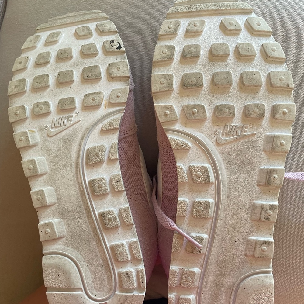 Nike Women's MD runner 2 shoes - Picture 7 of 7